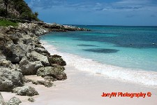 Antigua.jpg (22844 bytes)